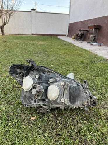 фотохромные очки: Передняя правая фара Toyota 2024 г., Б/у, Оригинал, Япония — 2