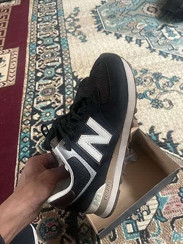 беговая обувь: New Balance 574 оригинал покупал с официального сайта,можно проверить — 5