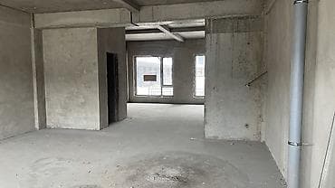 6 мкр: Коммерческое помещение на первом этаже нового современного жилого — 8