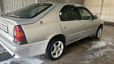 передний сиденья: Nissan Primera: 1995 г., 1.6 л, Ручные, Бензин, Седан — 1