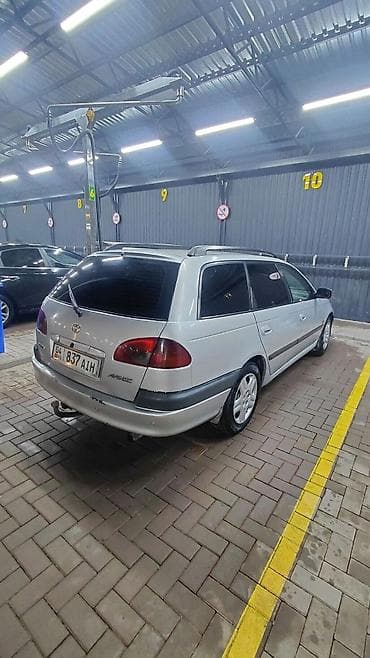 багажник авенсис: Toyota Avensis: 2000 г., 2 л, Механика, Дизель, Хэтчбэк — 8