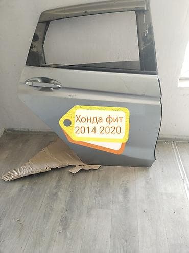 лобовой 124: Дверь Задняя левая Honda, Оригинал — 1