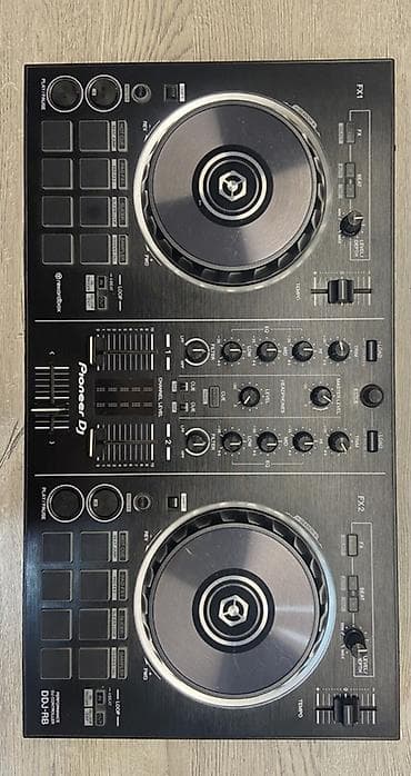 DJ-контроллер Pioneer DJ DDJ‑RB + наушники - Двухдековый контроллер