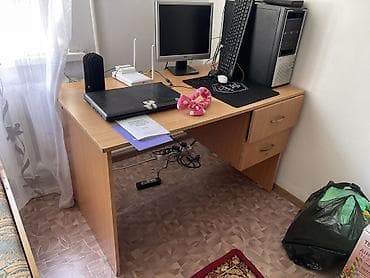 study lamp: Компьютерный стол, Б/у, С полками — 2