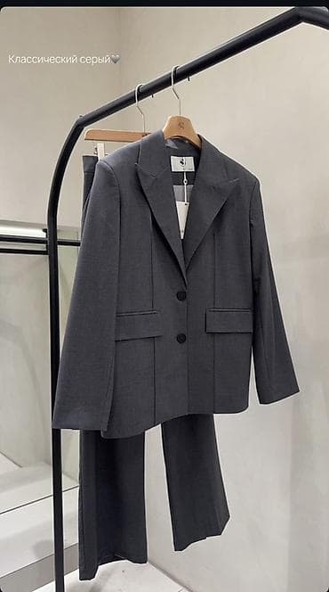 Головные уборы: Пиджак серого цвета в идеальном состоянии; Носили 1 раз; Бренд — 2