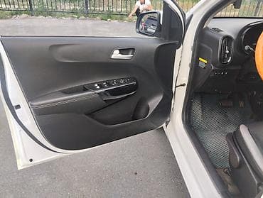 авто в такси: Kia Morning: 2017 г., 0.1 л, Вариатор, Газ, Хэтчбэк — 7