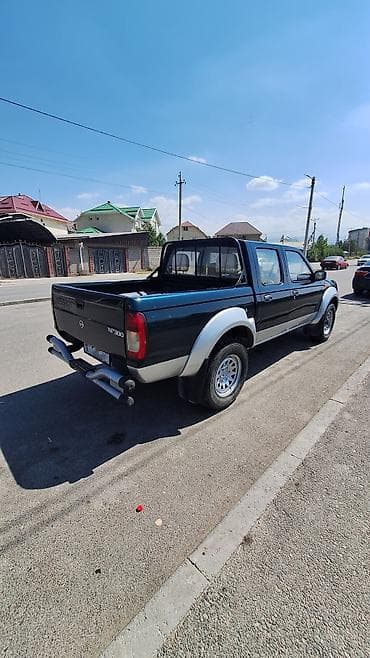 Nissan Navara: 2015 г., 2.4 л, Механика, Бензин, Пикап — 2