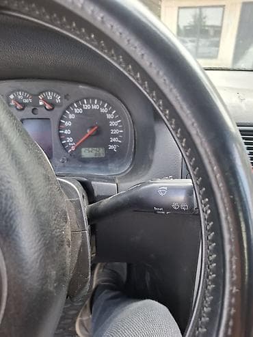 Унаа сатуу: Volkswagen Golf: 2003 г., 2 л, Кол менен иштөөчү, Бензин, Хетчбек — 8