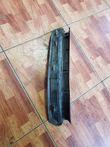 r50: Решетка радиатора Nissan Б/у, Оригинал — 2