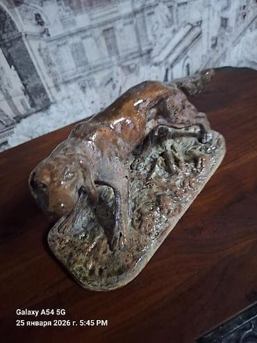 металлические уголки: Статуэтка чугунная сеттер, в обмеднении 10000с.тоголок молдо — 8