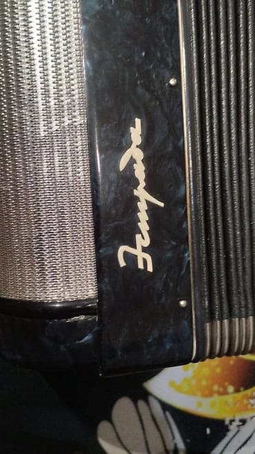 аккорден: +жети жети жуз беш торт жуз он бир жыйырма уч отуз жети — 3