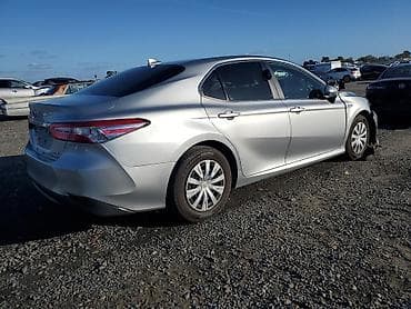 Продажа авто: Toyota Camry: 2020 г., 2.5 л, Вариатор, Гибрид, Седан — 3