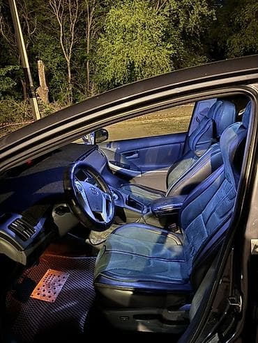 mini jack: Toyota Prius: 2011 г., 1.8 л, Автомат, Гибрид, Хэтчбэк — 5