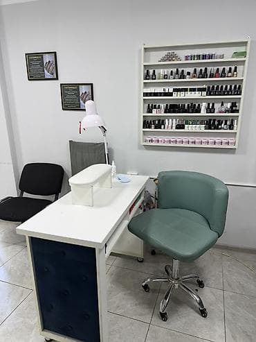 Продается маникюрный стол вместе с креслом! Сделан из качественного at lalafo.kg Продается маникюрный стол вместе с креслом! Сделан из качественного