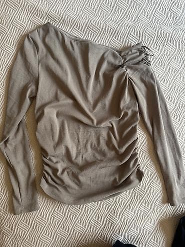 second hand: Идеально сидит🔥Топ/лонгслив с открытым плечом. - Материал: эластичный — 4