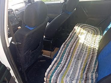 автом: Volkswagen Golf: 1997 г., 1.8 л, Ручные, Бензин, Седан — 4