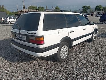 боковой: Volkswagen Passat Variant: 1992 г., 1.8 л, Механика, Бензин, Универсал — 3