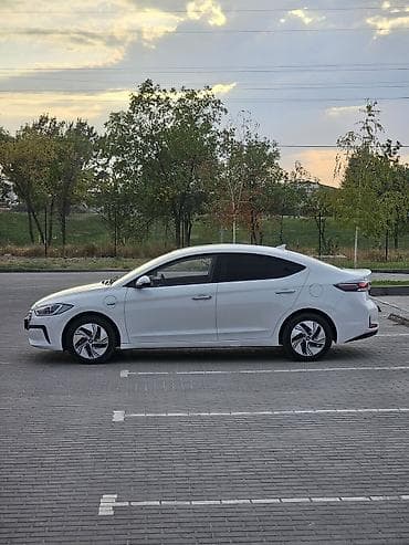 sprinter 516: Hyundai Elantra: 2020 г., 1.6 л, Автомат, Гибрид, Седан — 8