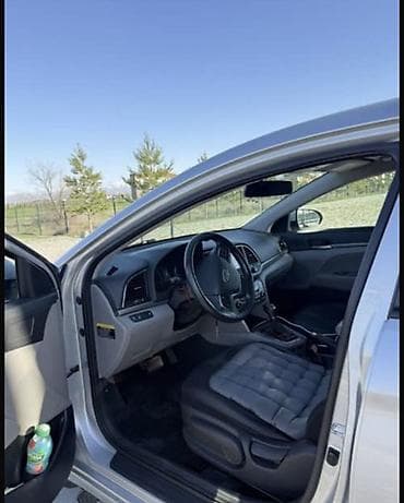 step 2: Hyundai Elantra: 2016 г., 2 л, Автомат, Бензин, Седан — 5