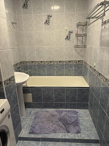 Кыймылсыз мүлк: 3 бөлмө, 12-мкр Менчик ээси, Жаныбарлары жок, 6 айдан баштап, Эмереги менен — 1