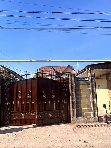 Үйдү ижарага алам: Үй, 330 м², 8 бөлмө, Менчик ээси, Эски ремонт — 4