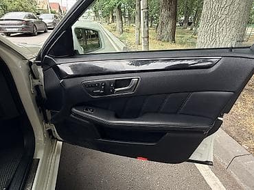 8900: Mercedes-Benz E-Class: 2011 г., 3 л, Автомат, Бензин, Седан — 8