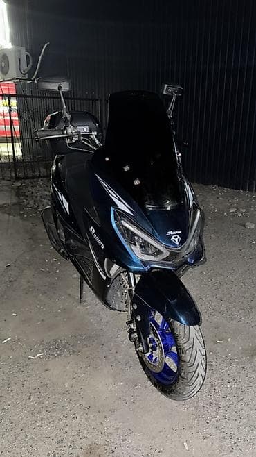 сколько стоит мини мотоцикл: Макси-скутер 180 куб. см, Бензин, Б/у — 3
