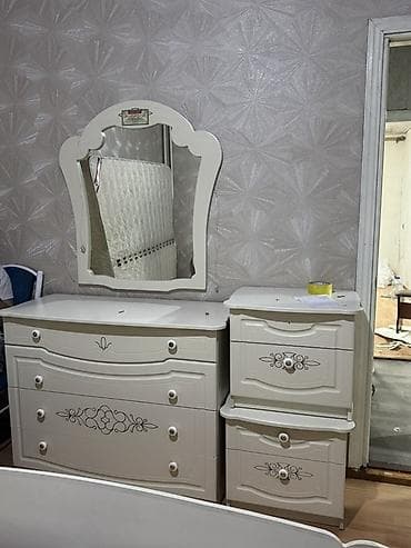 тумба: Гарнитур для спальни в классическом стиле Состав комплекта: - — 2