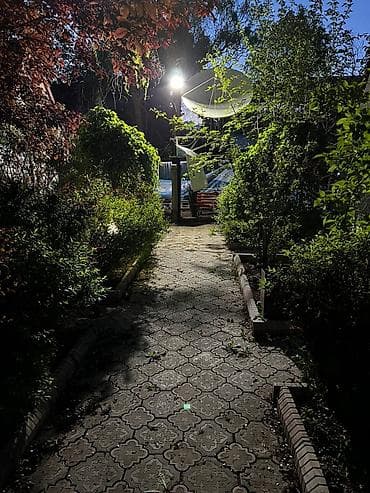 квартиры в чолпон ате: Номер, ХАН ЦО Золотые пески, Бостери, Детская площадка, Парковка, стоянка, Баскетбольная площадка — 10