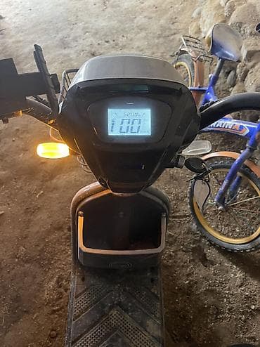 sprinter 4wd: Электроскутер с передней корзиной - Компактный городской — 4