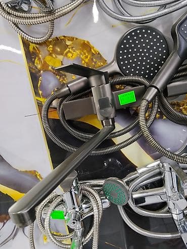 Смесители для ванны и душа: Смеситель для ванны/душа с длинным поворотным изливом. Особенности: - — 1