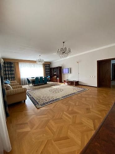 4: 4 комнаты, 220 м², Золотой квадрат Элитка, 3 этаж — 1