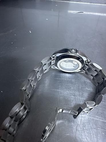 Часы Tissot с автоматическим механизмом - Корпус и браслет из