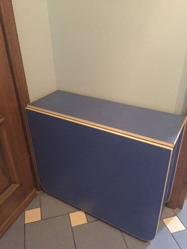 раскладной стол для гостей: Стол-книжка 1,5/0,8. Бу
3 табурета в подарок — 3