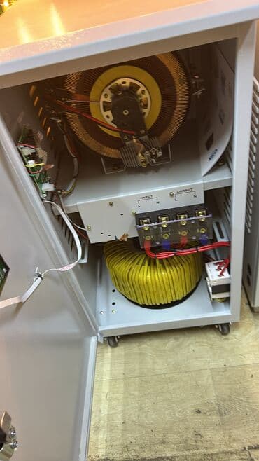 оборудование для кухни: Трёхфазный сервоприводный стабилизатор напряжения Omega PRO — 2