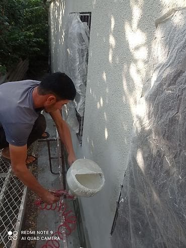 мозаичная штукатурка: Нанесение декоративной штукатурки «короед/шуба» на фасады и цоколи. - — 1