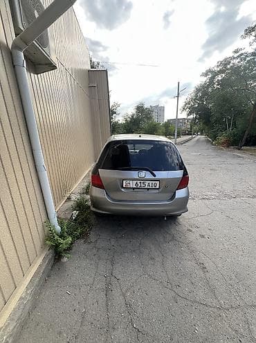 Honda Fit: 2004 г., 1.5 л, Вариатор, Бензин, Хэтчбэк — 6