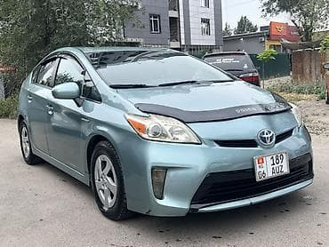 Toyota Prius: 2013 г., 1.8 л, Вариатор, Гибрид, Хэтчбэк