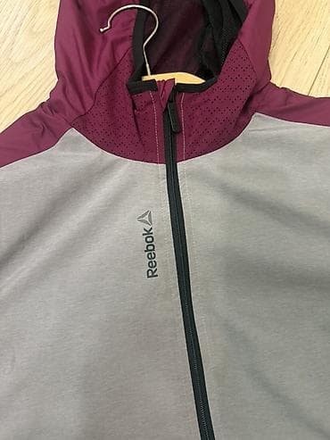 одежда для спорта: Спортивный комплект Reebok: куртка-ветровка и облегающие леггинсы — 2