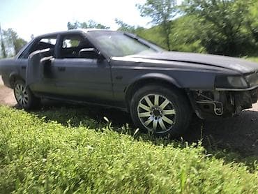 скутер ош: Mazda 626: 1990 г., 2.2 л, Кол менен иштөөчү, Бензин, Седан — 8