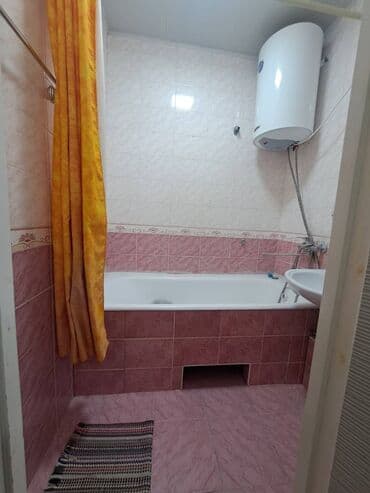 дом асанбай: 3 бөлмө, 70 кв. м, 105-серия, 1 кабат, Косметикалык ремонт — 9