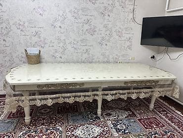 Стол и стул для зала