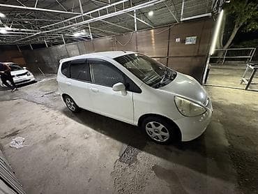 Honda Fit: 2002 г., 1.3 л, Автомат, Бензин, Хэтчбэк