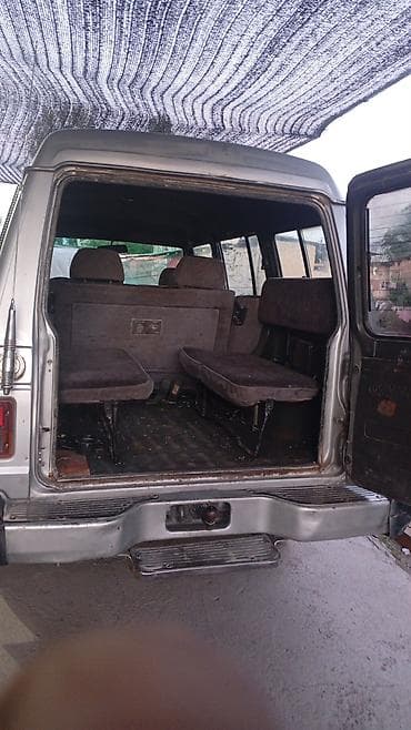 дверц: Hyundai Galloper: 1996 г., 2.5 л, Механика, Дизель, Внедорожник — 3