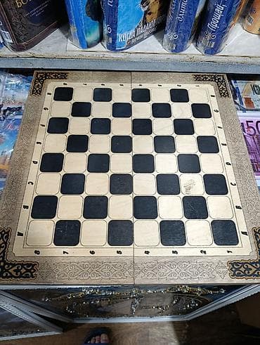 стеклянные шахматы: Деревянные шахматы с резными элементами и фигурками ручной работы - — 7