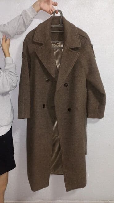 Пальто, Халат, Зима, Овечья шерсть, Длинная модель, С поясом, Двубортная модель, Карманы накладные, Стандарт at lalafo.kg Пальто, Халат, Зима, Овечья шерсть, Длинная модель, С поясом, Двубортная модель, Карманы накладные, Стандарт