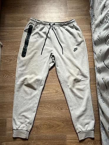 tech flees: Спортивные штаны Nike tech fleece, светло‑серые. - Крой: джоггеры с — 1