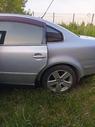 күзгү: Volkswagen Passat: 2001 г., 2.3 л, Кол менен иштөөчү, Бензин, Седан — 1