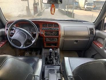 верхний орок: Opel Monterey (Isuzu Trooper), 5-дверный внедорожник. Основные — 4