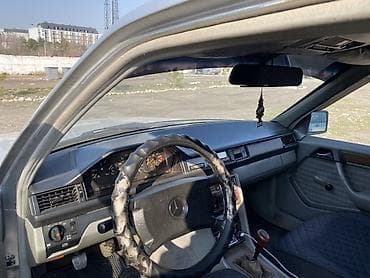 Mercedes-Benz: Mercedes-Benz W124: 1988 г., 2.5 л, Механика, Дизель, Седан — 4